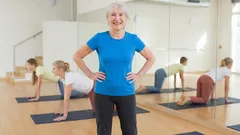 Boli cię plecy? Oto, co naprawdę pomaga rozluźnić dolną część pleców