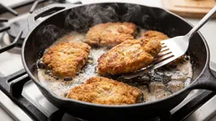 Ani jajko, ani chleb: składnik, dzięki któremu kotlety są dwa razy bardziej soczyste