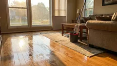 Dlaczego nie zaleca się mycia podłóg wieczorem: opinie i przesądy